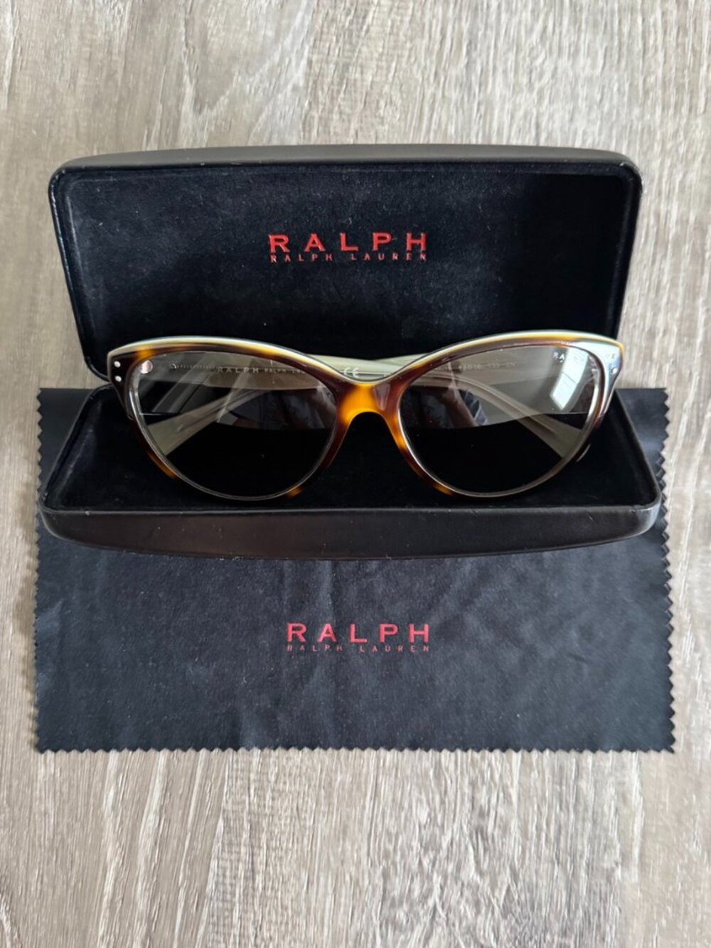 Ralph Lauren Sunglasses | Brown Tortoise Shell | Metal Brand Detail